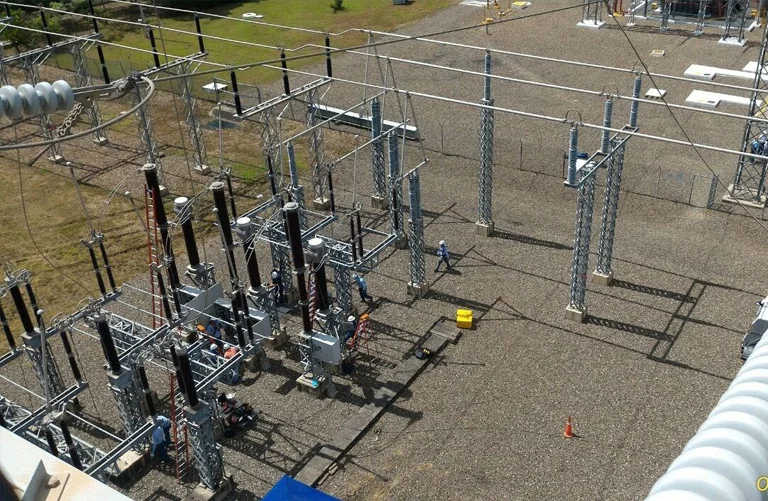 Montaje de subestaciones y pruebas eléctricas en Colombia